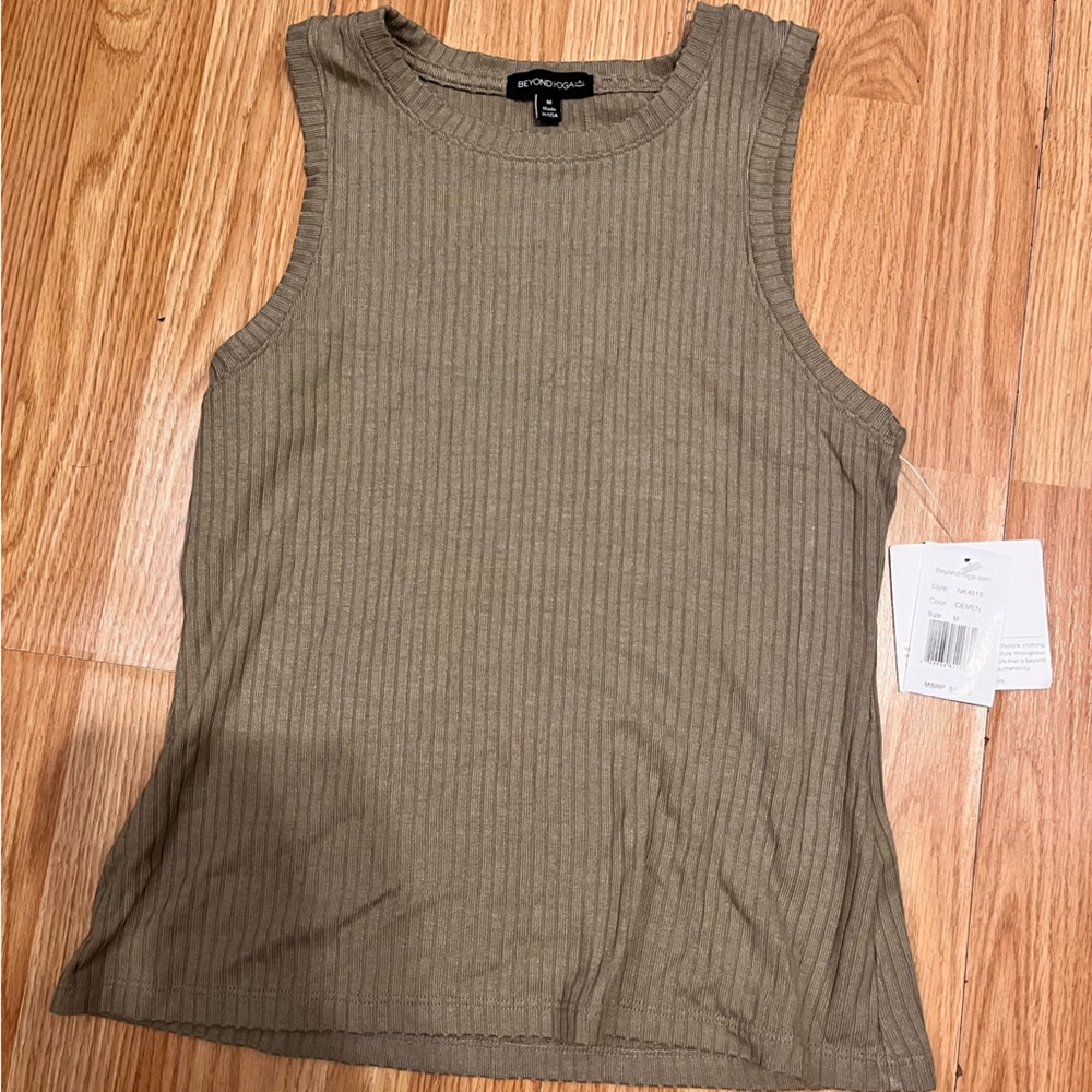 Beyond yoga green Ribbed top size medium. NWT.